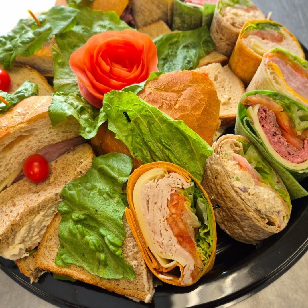 Sandwich platter with lettuce and tomato